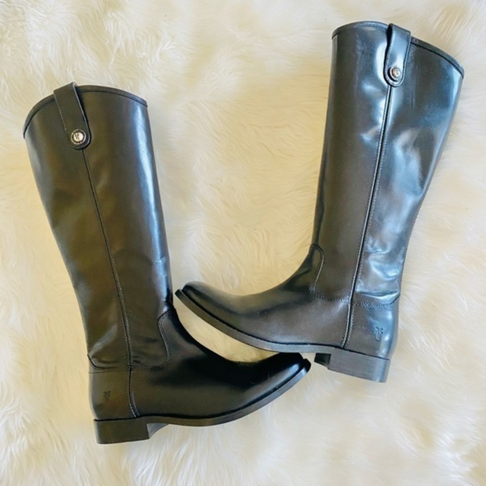 Frye Melissa Button boot in black, Sz. 6